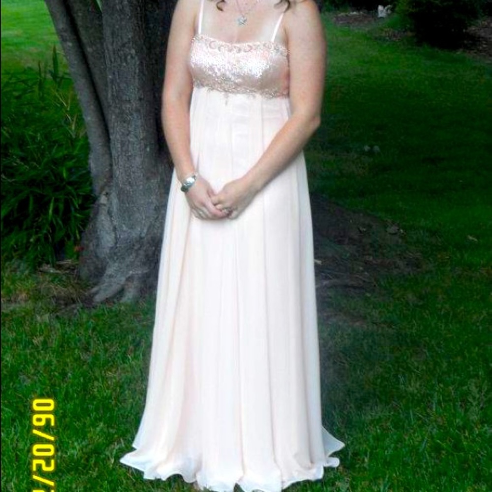 Prom dress / formal gown